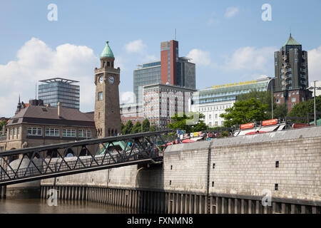 Piers St Pauli, Hambourg, Hambourg, Allemagne Banque D'Images