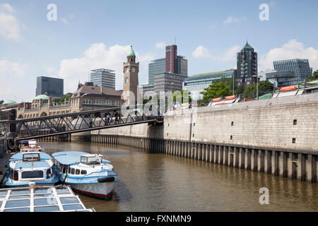 Piers St Pauli, Hambourg, Hambourg, Allemagne Banque D'Images