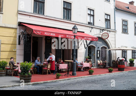 Un restaurant hongrois à Fortuna rue sur la colline du Château de Buda, à Budapest, Hongrie . Banque D'Images