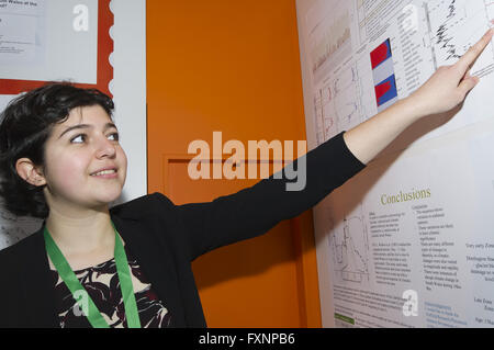 Le Big Bang 2016 UK Les jeunes scientifiques et ingénieurs juste - Jour 2 mettant en vedette : Roxanne El-Hady Où : Birmingham, Royaume-Uni Quand : 17 Mars 2016 Banque D'Images