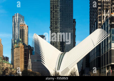 World Trade Center Transportation Hub, le terminal dans le Lower Manhattan pour trains de chemin -- le livre blanc ailes de l'Oculus Banque D'Images