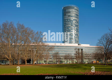 Köln, Deutz, Das ist das höchste KölnTriangle Hochhaus im rechtsrheinischen Köln. Es wurde Ende 2004 fertiggestellt. Bekannt ist Banque D'Images