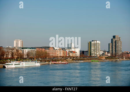 Konrad-Adenauer-Ufer, Köln Banque D'Images