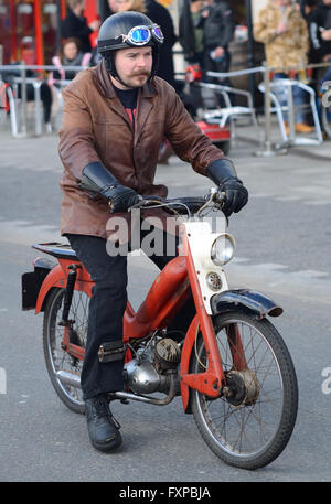 Norman mordiller cyclomoteur. Southend Shakedown est un grand rassemblement de motocyclistes le long de la promenade de la station balnéaire de Southend Essex Banque D'Images