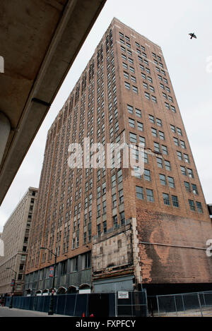 Haut bâtiment vide à Detroit, Michigan, USA Banque D'Images