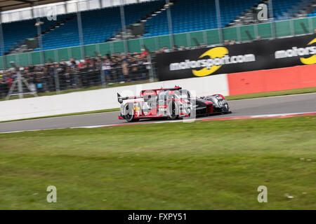 Silverstone, UK. 17 avr, 2016. L'Audi R18 n°7 pendant les 6 heures de Silverstone Crédit : Steven re/Alamy Live News Banque D'Images