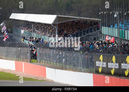 Silverstone, UK. 17 avr, 2016. FIA World Endurance Championship Round 1, 6 heures de Silverstone. Paniers-tribunes à Silverstone. Credit : Action Plus Sport/Alamy Live News Banque D'Images