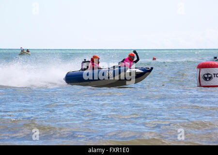 , Boscombe Bournemouth, Dorset, UK 17 avril 2016. Action renvoie à Boscombe avec les premières opérations de la RYA Thundercats championnats nationaux par le 5ème prb mis à l'UK à Boscombe beach, Dorset, UK Crédit : Carolyn Jenkins/Alamy Live News Banque D'Images