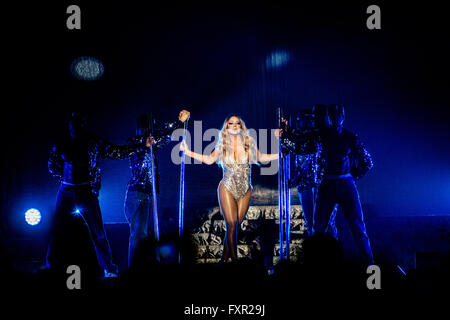 Milan, Italie. 16 avr, 2016. Mariah Carey performing live au mediolanum forum à Milan, Italie, le 16 avril 2016 Credit : mairo cinquetti/Alamy live news Banque D'Images