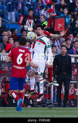 Madrid, Espagne. 17 avr, 2016. Youssef El-Arabi (9) Granada CF. La Liga entre l'Atletico de Madrid et Grenade CF au Vicente Calderón, Madrid, Espagne, le 17 avril 2016 . Credit : Action Plus Sport/Alamy Live News Banque D'Images