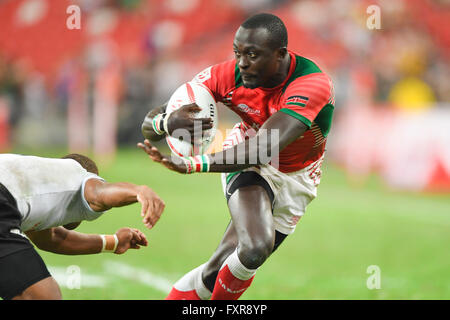 Singapour. 17 avr, 2016. Emonyi Collins Injera (KEN), le 17 avril 2016 - Rugby Sevens World Series HSBC : Singapour, match de rugby à VII au Kenya et Fidji (Cup) au Stade National de Singapour. © Haruhiko Otsuka/AFLO/Alamy Live News Banque D'Images