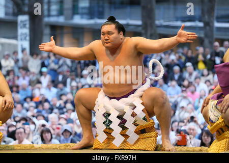 Tokyo Japon. 18 avr, 2016. Hakuho, Sumo : tournoi de sumo annuel consacré au Yasukuni à Tokyo au Japon. Credit : YUTAKA/AFLO SPORT/Alamy Live News Banque D'Images