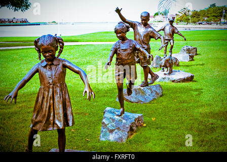 Sculpture en bronze, 'Follow the leader' par W. Stanley Proctor à Ludington, Michigan, USA Banque D'Images