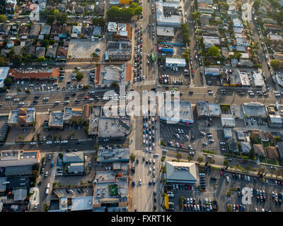 Vue aérienne, Santa Monica, La Route 1, Street intersection avec passage pour piétons, Marina del Rey, Los Angeles County, Californie Banque D'Images