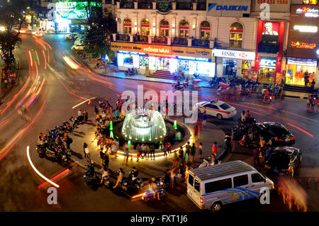 Fontaine à Ham Ca Carte Carrefour à Hanoi, Vietnam Banque D'Images