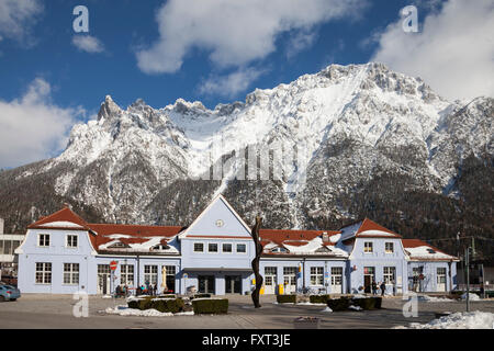 En face du Karwendel, Mittenwald, Werdenfelser Land, Upper Bavaria, Bavaria, Germany Banque D'Images
