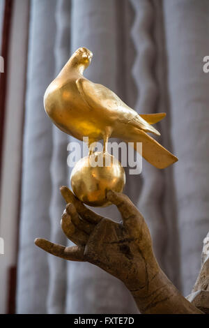 Détail de décoration statue sur l'intérieur de l'Église Nikolai chérubin dans le quartier historique de Nikolaiviertel à Mitte, Berlin, Allemagne Banque D'Images