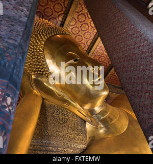 Bouddha couché de Wat Pho Bangkok Thaïlande Banque D'Images