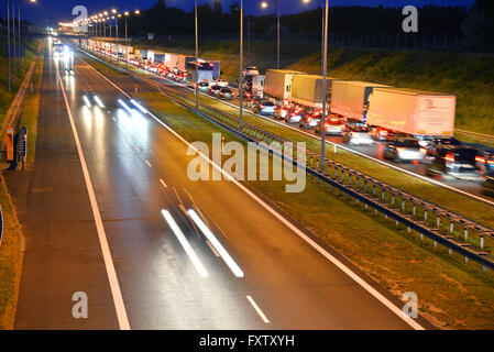 Quatre voies à l'accès à l'autoroute en Pologne. Banque D'Images