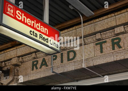 Entrée de la station Sheridan 1920 sur le Chicago 'L' ou boucle de métro ligne rouge dans le quartier Wrigleyville. Banque D'Images