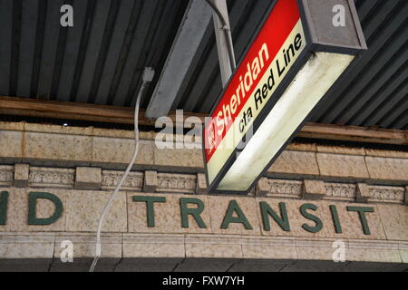 Entrée de la station Sheridan 1920 sur le Chicago 'L' ou boucle de métro ligne rouge dans le quartier Wrigleyville. Banque D'Images