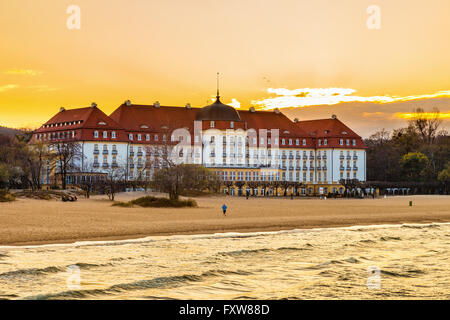 Belle architecture de Sopot, Pologne, au coucher du soleil. Banque D'Images
