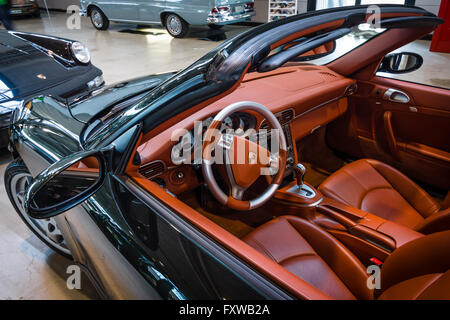 Cabine d'une voiture de sport Porsche 911 Carrera 4S Cabriolet. Banque D'Images