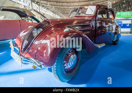 Grande voiture familiale Peugeot 402 E, 1939 Legere. Banque D'Images