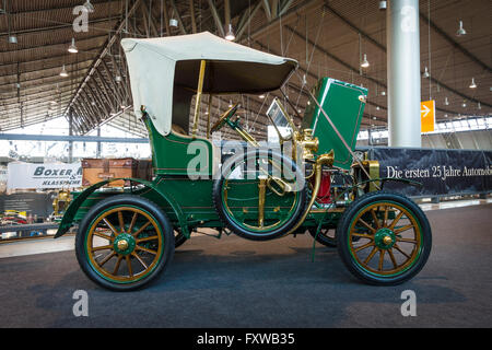 STUTTGART, ALLEMAGNE - le 17 mars 2016 : Vintage car Rover 6HP, 1905. Plus grand d'Europe Exposition de voitures classiques 'RETRO' classiques Banque D'Images