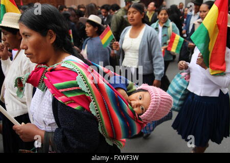 Bolivie - 06/08/2013 - Bolivie / Sucre (Bolivie) / Sucre (Bolivie) - août 6th, défilé pour la fête nationale dans la capitale cit Banque D'Images