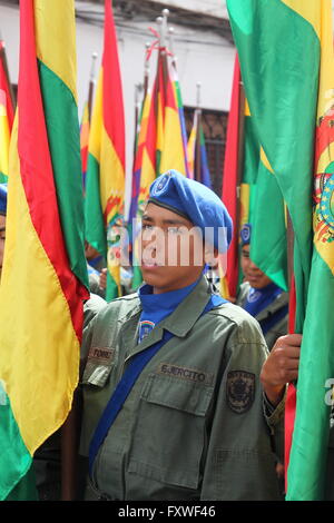 Bolivie - 06/08/2013 - Bolivie / Sucre (Bolivie) / Sucre (Bolivie) - août 6th, défilé pour la fête nationale dans la capitale cit Banque D'Images