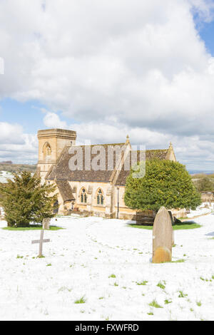 Avril 2016, la neige dans le village de Cotswold Snowshill, Glouestershire, England, UK Banque D'Images