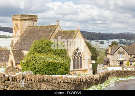 Avril 2016, la neige dans le village de Cotswold Snowshill, Glouestershire, England, UK Banque D'Images