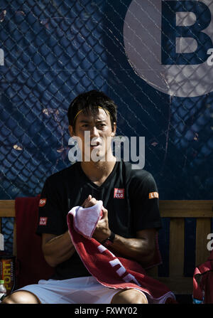 Barcelone, Catalogne, Espagne. Apr 19, 2016. KEI NISHIKORI (JAP) fait une pause au cours d'une séance de formation à l'occasion de la deuxième journée de l'Open de Barcelone Banc Sabadell' 2016 Credit : Matthias Rickenbach/ZUMA/Alamy Fil Live News Banque D'Images