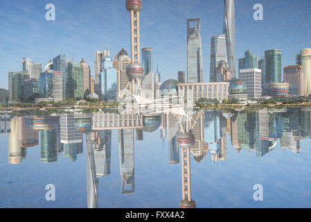 Double exposition de Shanghai skyline Banque D'Images