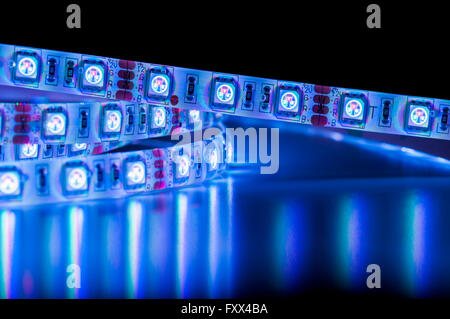 Éclairage LED RGB bande bleue close up Banque D'Images