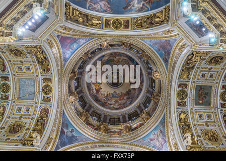 SAINT-PÉTERSBOURG, RUSSIE - 16 mai 2015 : - l'intérieur de la cathédrale Saint-Isaac, le 16 mai 2015, à Saint-Pétersbourg, Fédération de Russie Banque D'Images