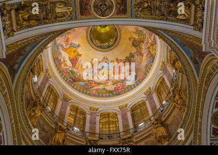 SAINT-PÉTERSBOURG, RUSSIE - 16 mai 2015 : - l'intérieur de la cathédrale Saint-Isaac, le 16 mai 2015, à Saint-Pétersbourg, Fédération de Russie Banque D'Images