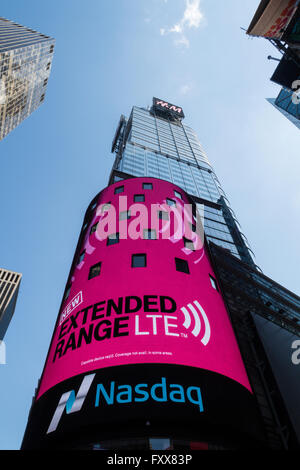 Babillard électronique sur le NASDAQ MarketSite à Times Square, NYC Banque D'Images