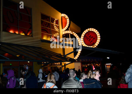 Cafe de nuit Mickey Disney Village, Disneyland Paris France Banque D'Images