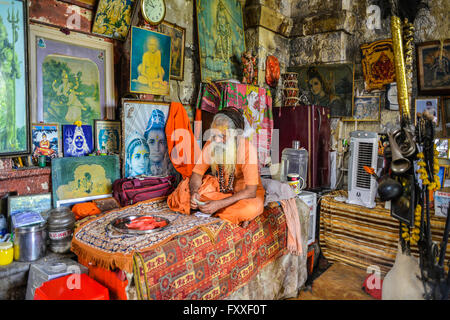 Inde Mumbai Bombay les quartiers d'ascète au Temple Babulnath Banque D'Images