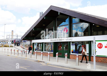 La gare de Didcot Parkway , vue extérieure, Didcot, Oxfordshire, UK Banque D'Images