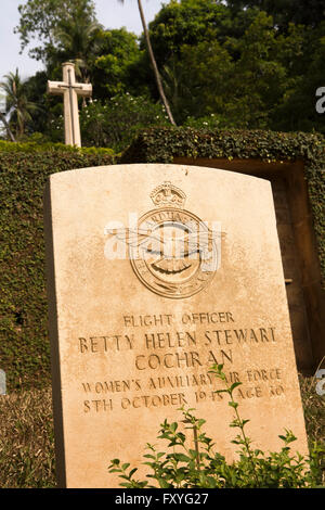 Sri Lanka, Kandy, cimetière de guerre, tombe de l'officier de vol WAAF Helen Betty Cochran Banque D'Images