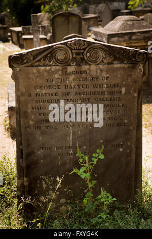 Sri Lanka, Kandy, cimetière historique de garnison, 1865 gallaha surintendant tombe de George Wilson, qui est mort de la fièvre rémittentes Banque D'Images