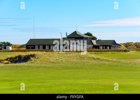 La Suède, Falsterbo - Avril 11, 2016 : Le club house au club de golf de Falsterbo comme vu dans le cours. Banque D'Images