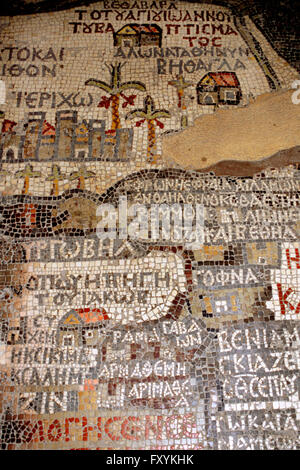 St George church, Madaba, Jordanie. Mosaïque byzantine de 560 AC. Carte mosaïque de Terre Sainte (560), l'église grecque orthodoxe de Saint George, Jordanie, Madaba Banque D'Images