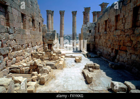 Ruines romaines de le temple d'Artémis, Jerash, Jordanie Banque D'Images