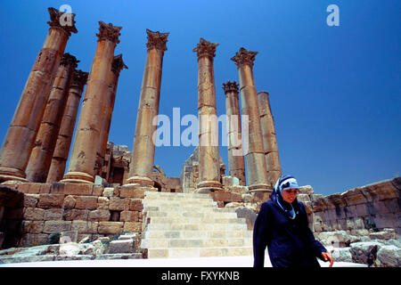 Ruines romaines de le temple d'Artémis, Jerash, Jordanie Banque D'Images