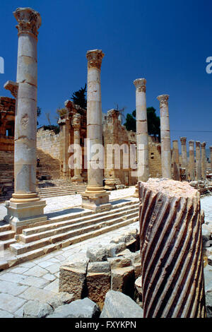 Cardo Maximus à Columnade les vestiges romains de Jerash en Jordanie Banque D'Images