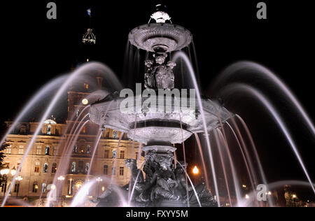 La ville de Québec, Canada - 16 août 2008 : La Fontaine de Tourny (Fontaine de Tourny) en face du Parlement de Québec, dans la ville de Québec, Banque D'Images